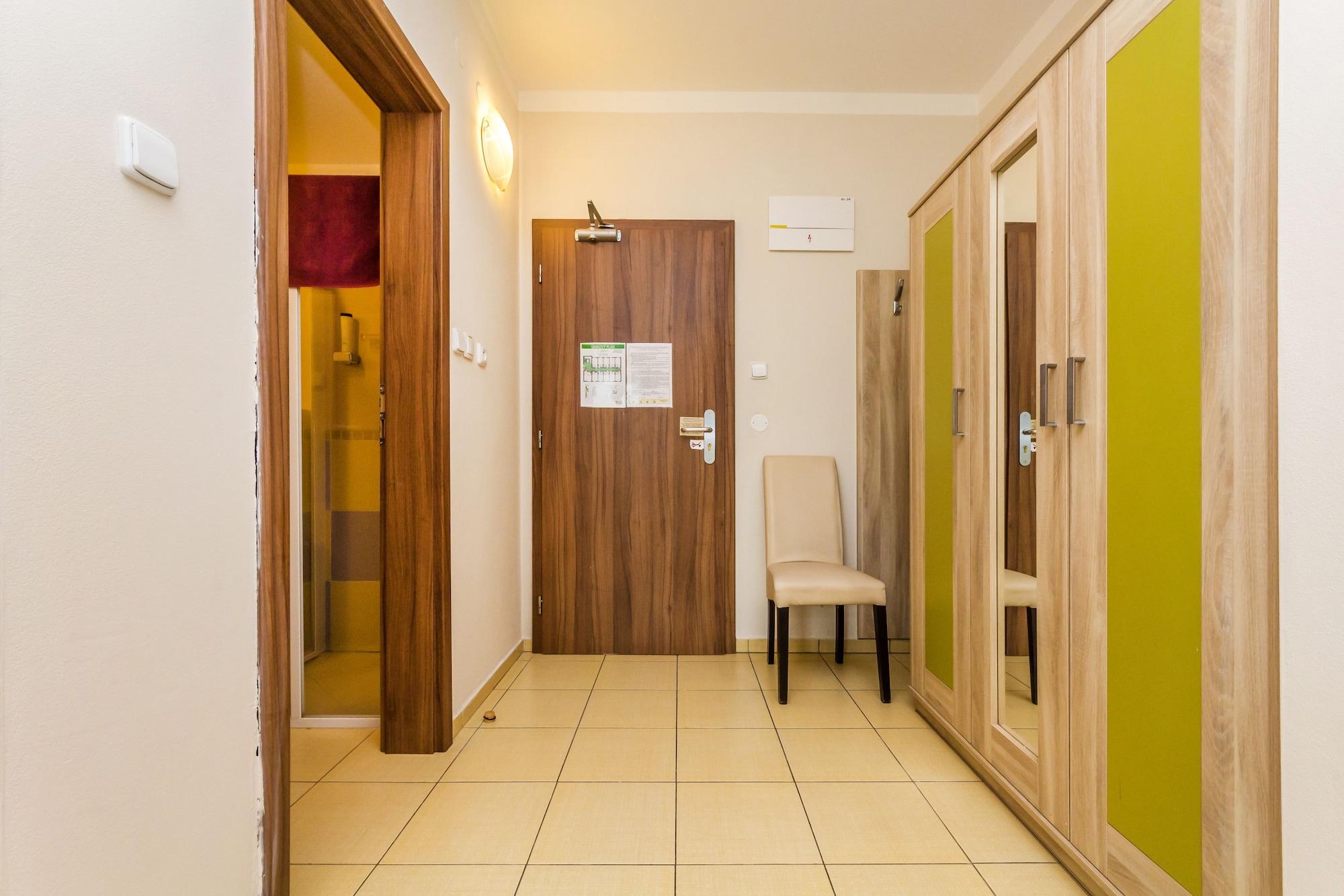 Nad Kralovnou Hotel & Restaurant Prag Exteriör bild