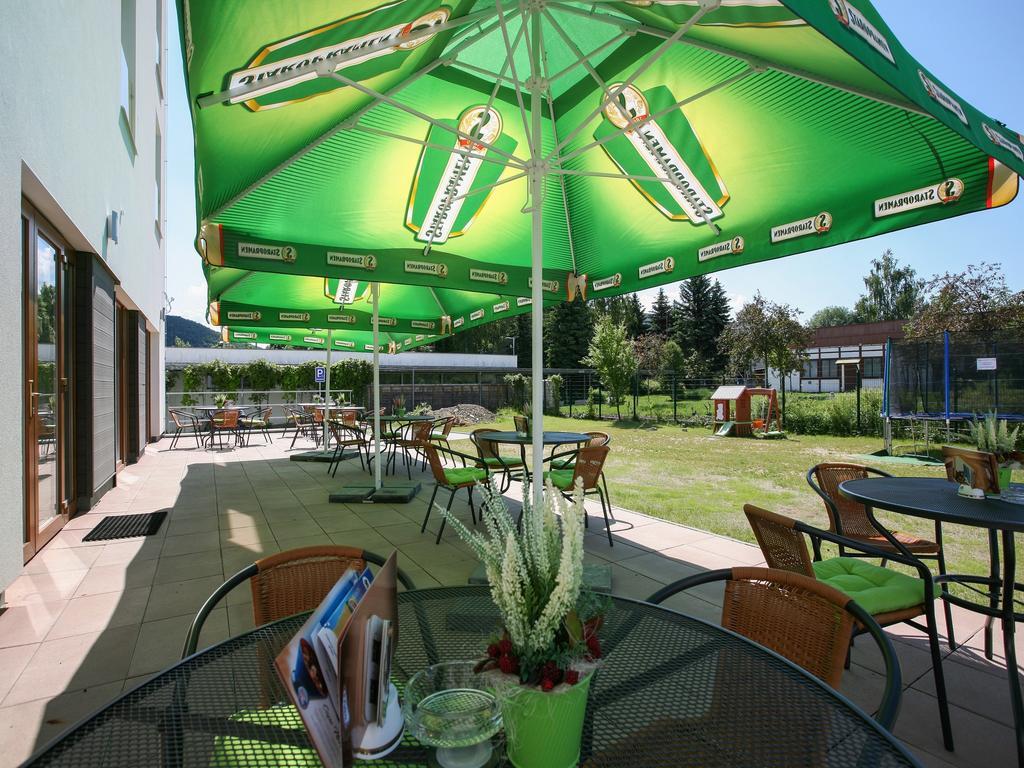 Nad Kralovnou Hotel & Restaurant Prag Exteriör bild