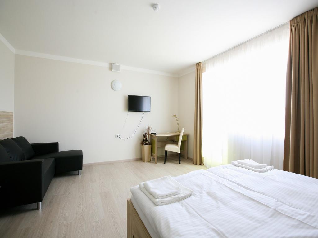 Nad Kralovnou Hotel & Restaurant Prag Rum bild